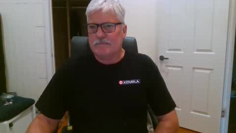 Snapshot of viper654321 chatting on 10.04.25 viper654321 online show from 10.04.25