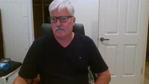 Snapshot of viper654321 chatting on 10.11.25 viper654321 online show from 10.11.25