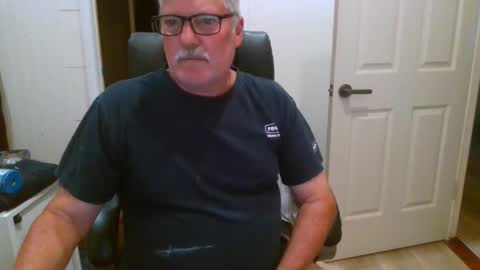 Snapshot of viper654321 chatting on 10.13.25 viper654321 online show from 10.13.25