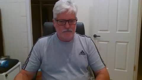 Snapshot of viper654321 chatting on 10.18.25 viper654321 online show from 10.18.25