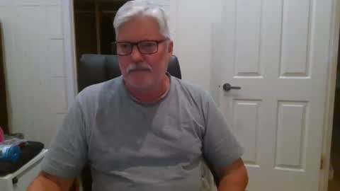 Snapshot of viper654321 chatting on 12.03.25 viper654321 online show from 12.03.25