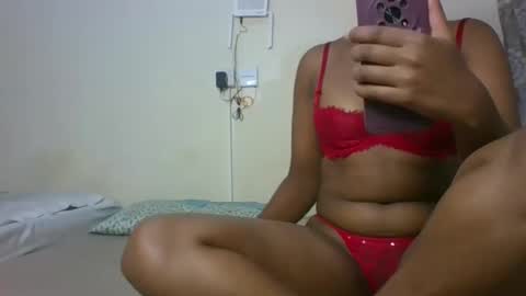 Snapshot of vipvelvetlovers chatting on 01.10.26 velvets online show from 01.10.26