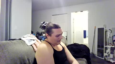 Snapshot of virgorian_enigma chatting on 10.03.25 priscilla online show from 10.03.25