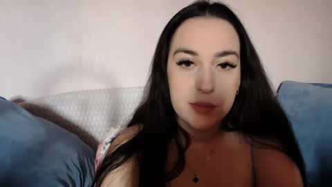 Snapshot of vitalina_freedom chatting on 10.28.25 Vitalina online show from 10.28.25