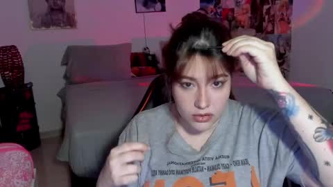 Snapshot of vitaxviper chatting on 02.05.25 Vit a Viper online show from 02.05.25