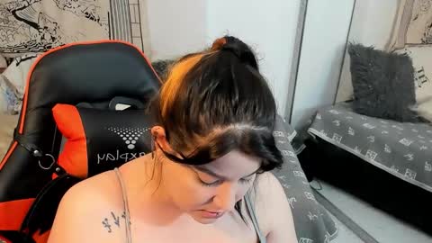 Snapshot of vitaxviper chatting on 10.01.25 Vit a Viper online show from 10.01.25