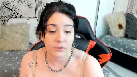 Snapshot of vitaxviper chatting on 10.07.25 Vit a Viper online show from 10.07.25