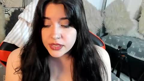 Snapshot of vitaxviper chatting on 10.24.25 Vit a Viper online show from 10.24.25