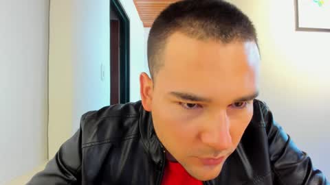 Vito Ferrer online show from 01.22.25