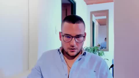 Vito Ferrer online show from 03.04.25