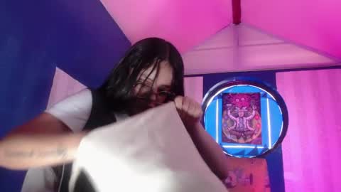 Snapshot of vitoria23_ chatting on 06.11.26 victoria 3 online show from 06.11.26