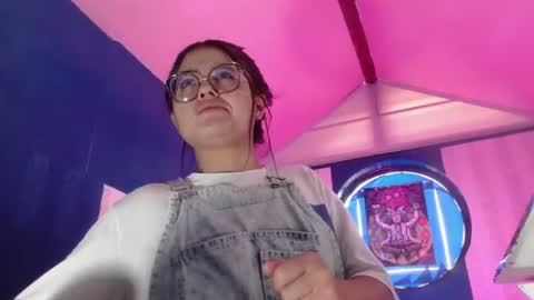 Snapshot of vitoria23_ chatting on 06.20.26 victoria 3 online show from 06.20.26