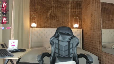 Snapshot of vitta_alfayed chatting on 01.13.25 VittaaaPlease help me with your thumbs up its important online show from 01.13.25