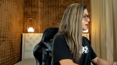 Snapshot of vitta_alfayed chatting on 01.25.25 VittaaaPlease help me with your thumbs up its important online show from 01.25.25