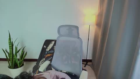 Snapshot of vitta_alfayed chatting on 10.30.25 VittaaaPlease help me with your thumbs up its important online show from 10.30.25