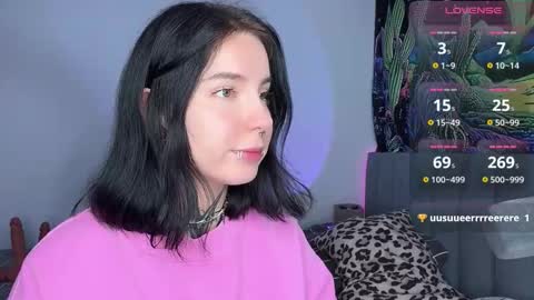 Snapshot of vivi__squirrel chatting on 11.26.25 Vivi online show from 11.26.25