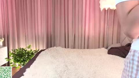 Snapshot of vivi_ennes chatting on 10.01.25 You like my friends can call me LUNA This is my first day here online show from 10.01.25