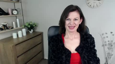 Vivian online show from 12.30.24