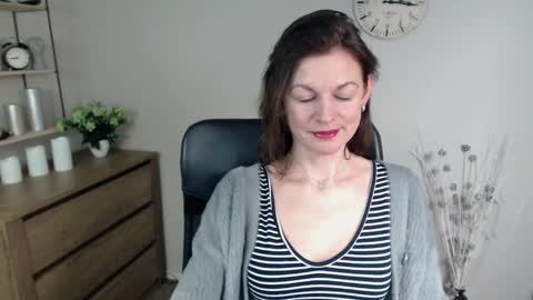 Vivian online show from 01.11.25