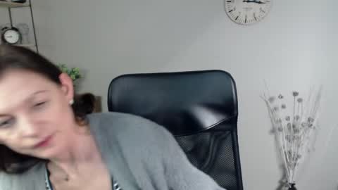 Vivian online show from 01.11.25