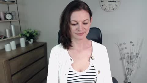 Vivian online show from 01.17.25