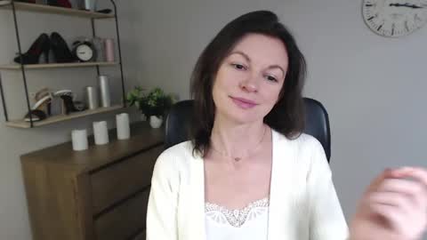 Vivian online show from 01.31.25