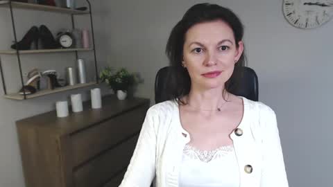 Vivian online show from 01.31.25