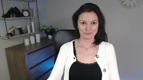 Vivian online show from 02.07.25