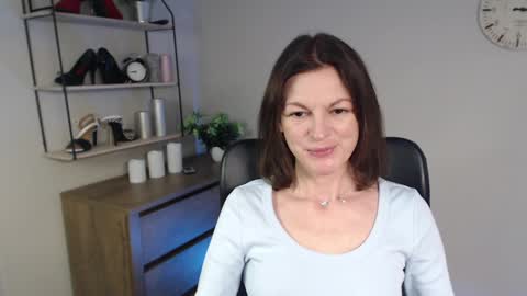 Vivian online show from 02.10.25