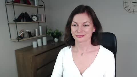 Vivian online show from 02.13.25