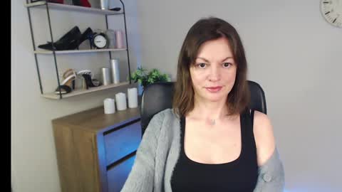 Vivian online show from 02.21.25