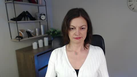 Vivian online show from 02.25.25