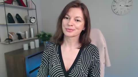 Vivian online show from 03.06.25