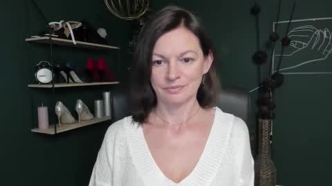 Vivian online show from 09.24.25