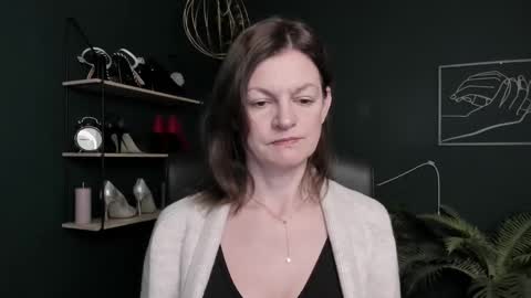 Vivian online show from 10.29.25