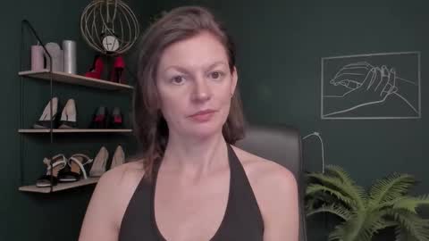 Vivian online show from 11.11.25