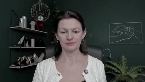 Vivian online show from 12.18.25