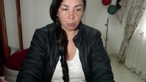 Snapshot of vivian_milf_paint chatting on 02.04.26 vivian_milf_paint online show from 02.04.26