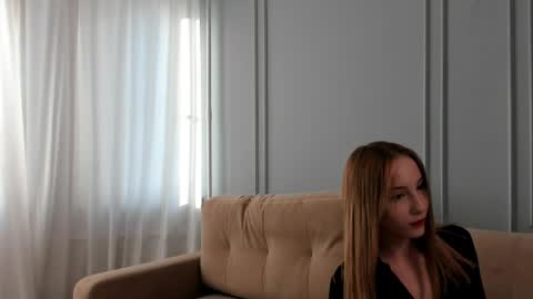 Snapshot of vivian_mooreee chatting on 05.20.26 Eva online show from 05.20.26