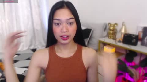 Vivian online show from 12.23.25