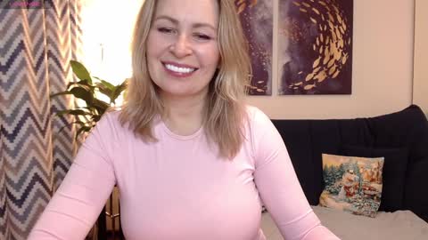 Vivian online show from 12.06.24