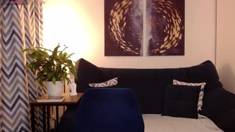 Vivian online show from 09.14.25