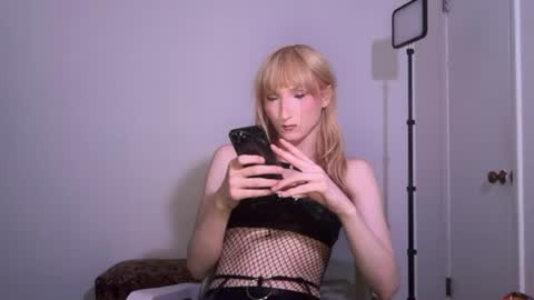 Snapshot of vivianlayxxx chatting on 06.17.26 vivian layy online show from 06.17.26