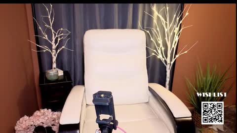 VivianLuxe online show from 02.17.26