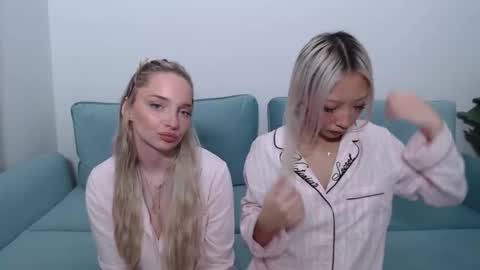 vivianwinters online show from 11.21.25