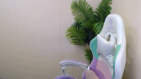 Vivien online show from 01.21.25