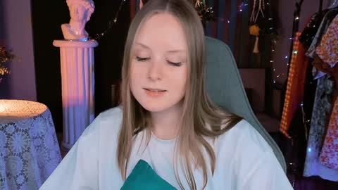 Vivien online show from 12.28.24