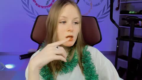 Vivien online show from 12.31.24