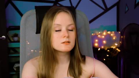 Vivien online show from 01.19.25