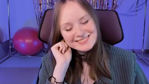 Vivien online show from 02.16.25